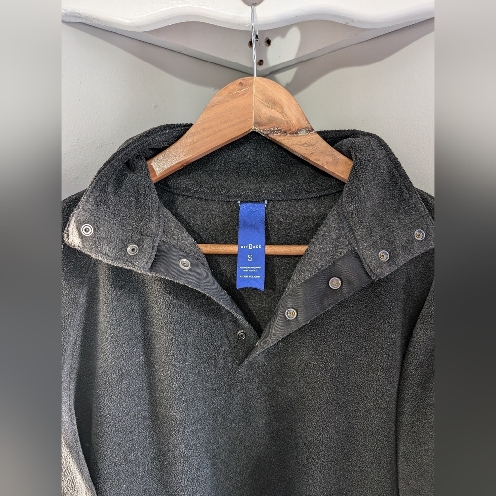 Kit + Ace Fleece Chillout Down Charcoal Grey Pullover Sweater Size Small - Picture 6 of 12